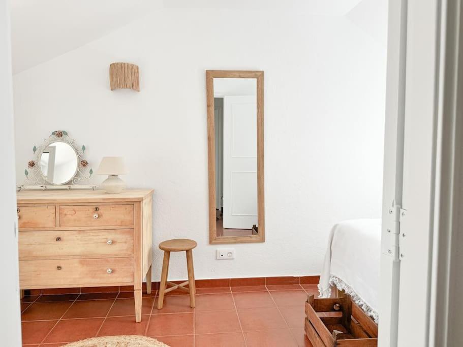 Costa Inn Beach House With Pool By Homeful Homes Costa da Caparica Bagian luar foto