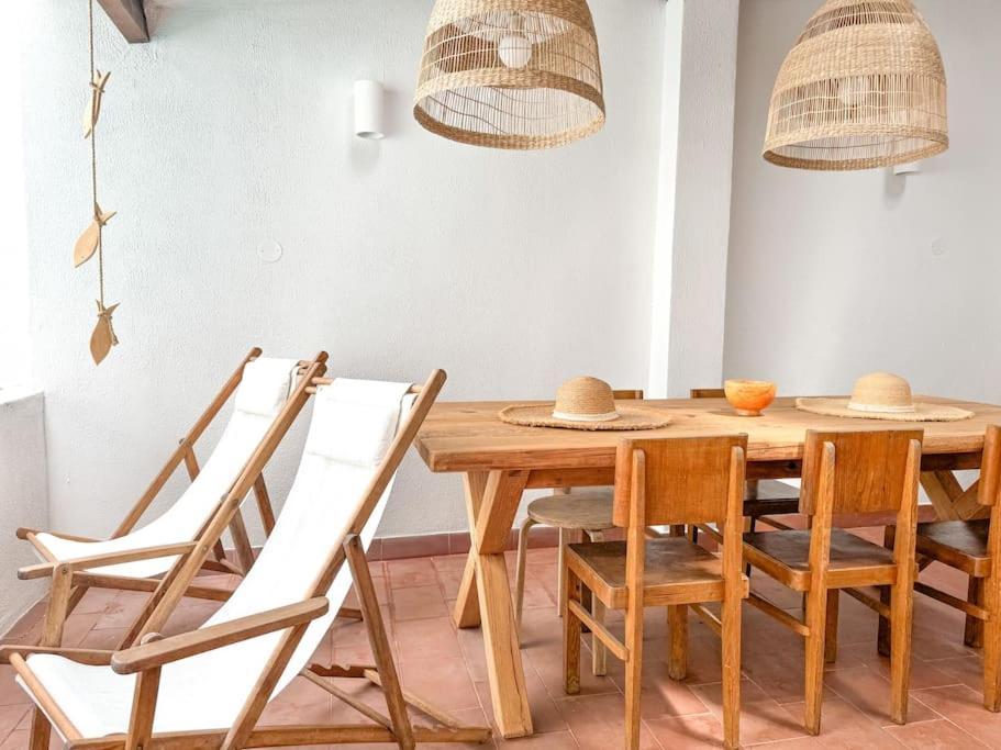 Costa Inn Beach House With Pool By Homeful Homes Costa da Caparica Bagian luar foto