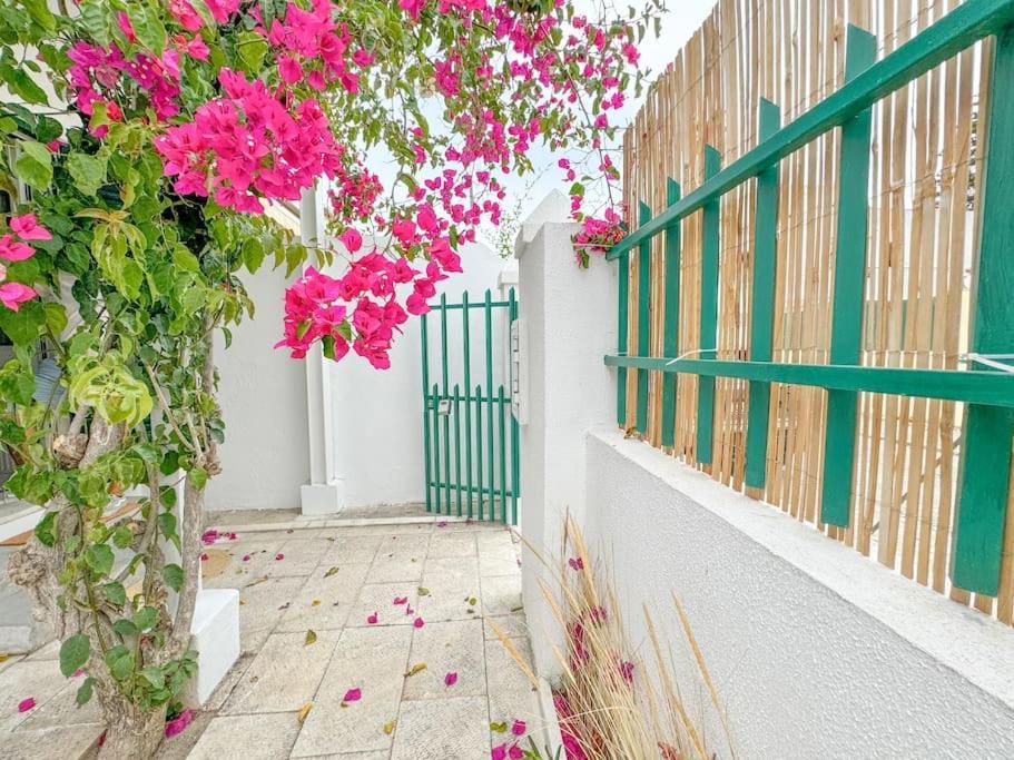 Costa Inn Beach House With Pool By Homeful Homes Costa da Caparica Bagian luar foto