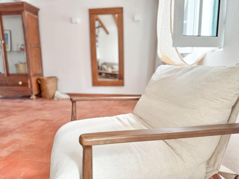 Costa Inn Beach House With Pool By Homeful Homes Costa da Caparica Bagian luar foto